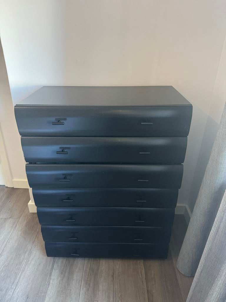 Zwarte ladekast - Gratis af te halen in Almelo, Huis en Inrichting, Kasten | Ladekasten, Ophalen, Overige materialen, Gebruikt