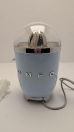 SMEG Citruspers CJF11PBEU pastelblauw - Retourdeal, Verzenden, Citruspers, Nieuw, Bruggestraat 18