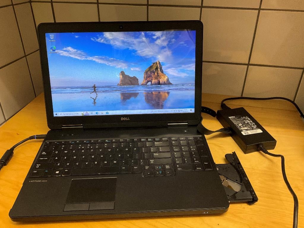 Dell Latitude E5540, Intel Core i5-4e gen.,4310U,Webcam,HDMI, Computers en Software, Windows Laptops, Met videokaart, Intel Core i5-4310U