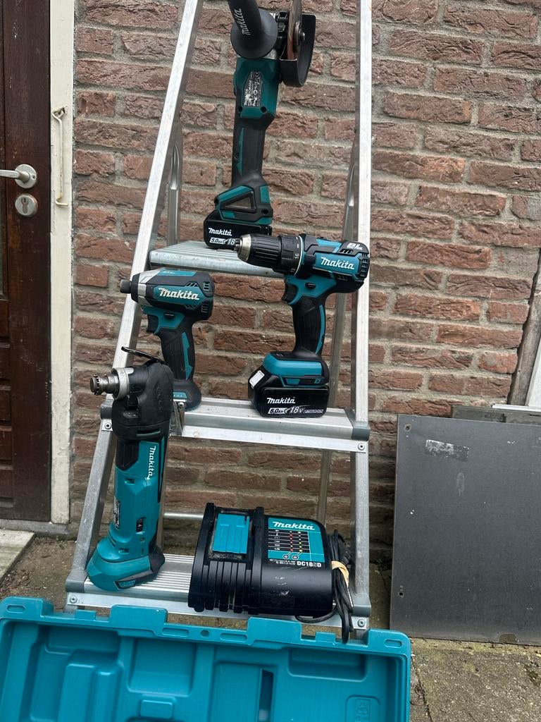 Makita 18V 8-delige set, Ophalen of Verzenden, Gebruikt, Boor- en Schroefmachine
