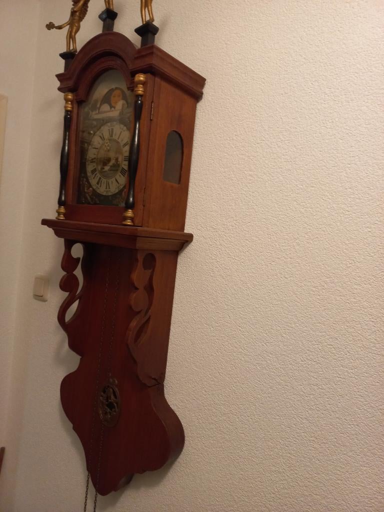 Friese hang klok, Huis en Inrichting, Woonaccessoires | Klokken, Ophalen of Verzenden, Wandklok