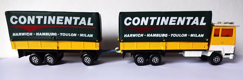Te Koop aangeboden: Ford Continental truck + aanhanger 1:50, Ophalen of Verzenden, Zo goed als nieuw, Auto, Matchbox