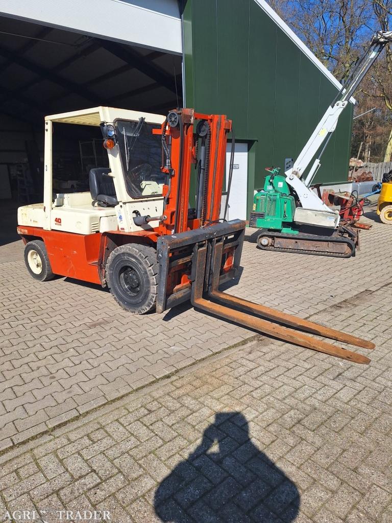Te koop Nissan 40 Heftruck 4 ton hefvermogen 6 cilinder dies, Niet opgegeven, -, Niet opgegeven