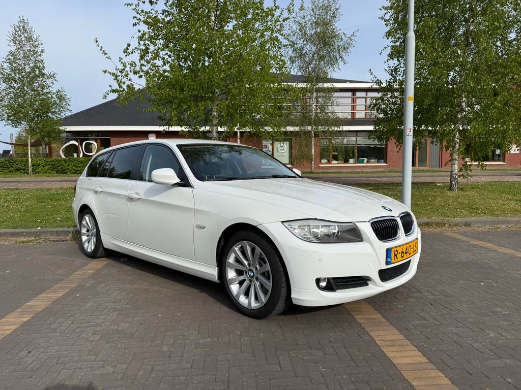 BMW 3-Serie 325 Xi Xdrive, Automaat, Euro 5, Zwart, Leder