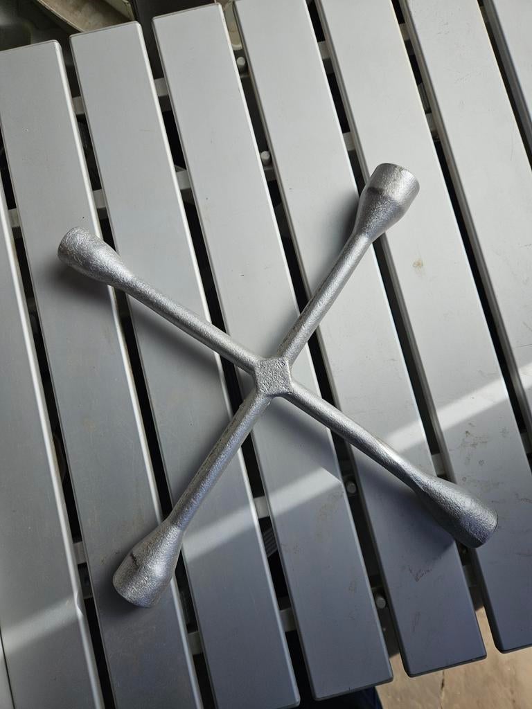 Engelse kruissleutel, Ophalen