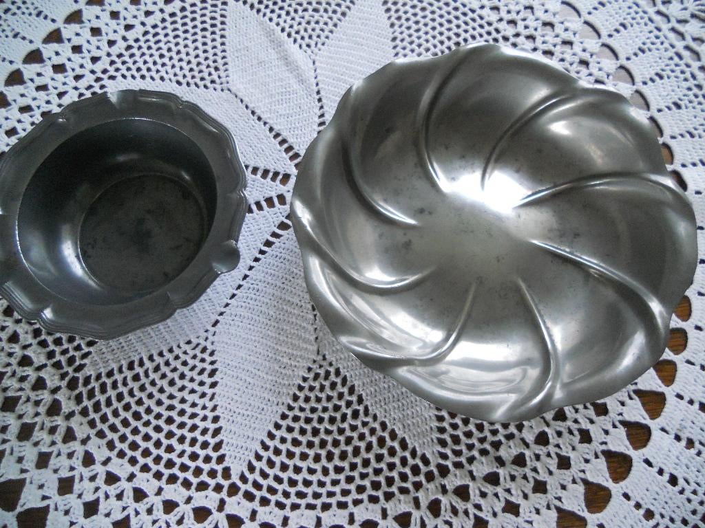 koekschaal + asbak tin gemerkt, Ophalen of Verzenden