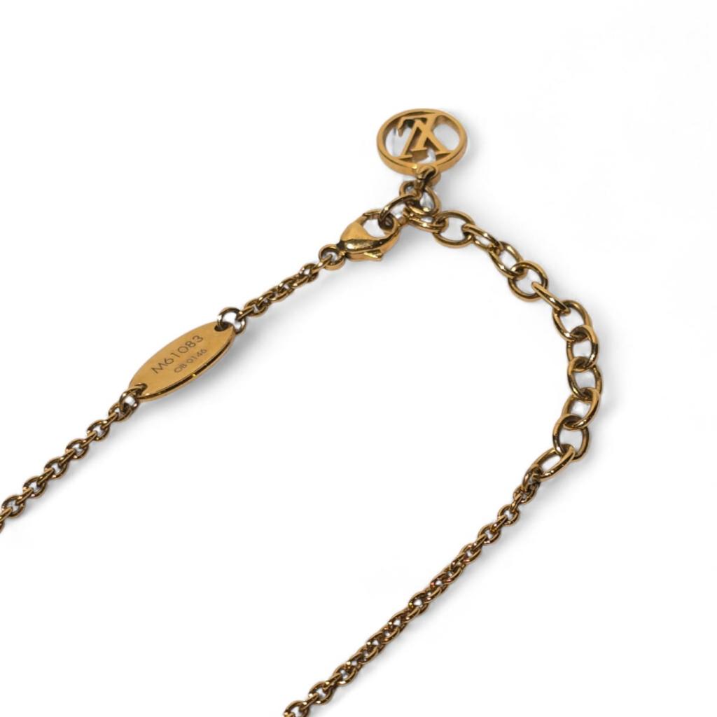 Louis Vuitton Essential V Chain/Ketting, Louis Vuitton, Gebruikt, Support@louisvuitton.com, 2 Rue du Pont Neuf
75001 Paris
France