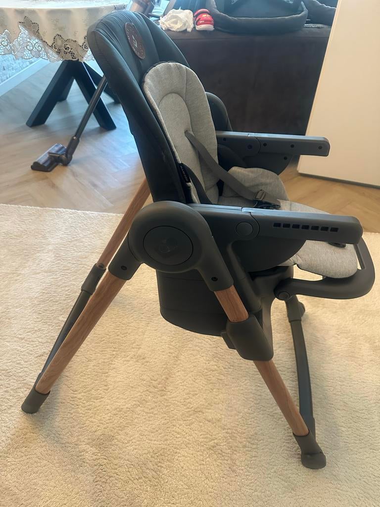 Maxi-Cosi Minla eetstoel - Zo goed als nieuw, Kinderen en Baby's, Kinderstoelen, Zo goed als nieuw, Meegroeistoel, Afneembaar eetblad