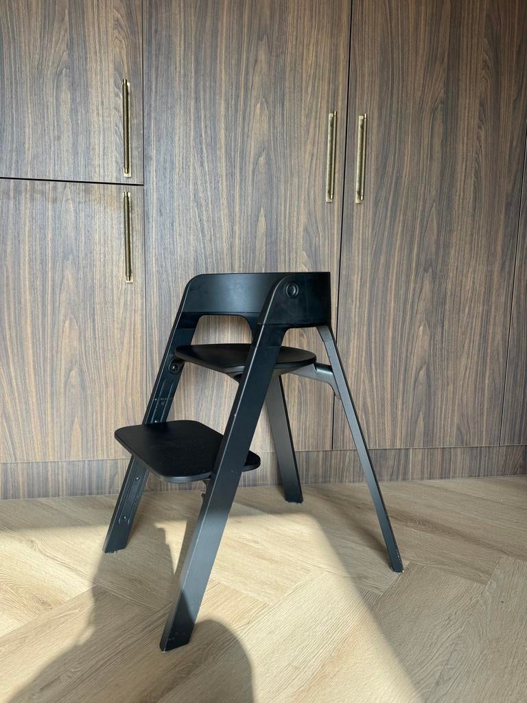 Stokke Steps kinderstoel zwart - Zo goed als nieuw, Kinderen en Baby's, Kinderstoelen, Ophalen, Zo goed als nieuw, Meegroeistoel
