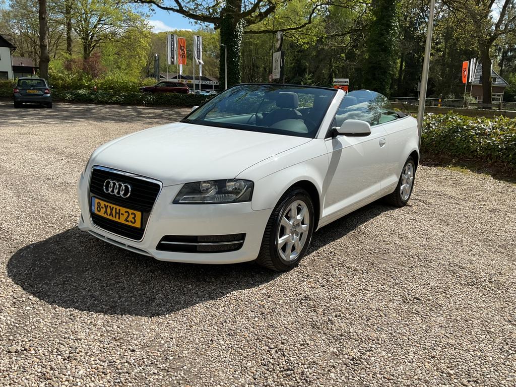 Audi A3 1.6 TDI 77KW Cabrio 2011 Wit, Auto's, Voorwielaandrijving, Euro 5, 4 cilinders, Cabriolet