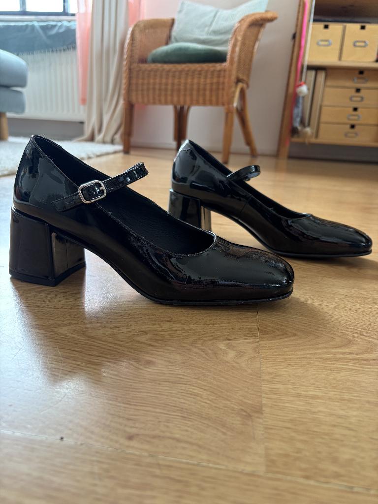 Zwarte lakleren Mary Jane pumps, Pumps, Zwart, Ophalen of Verzenden, Zo goed als nieuw