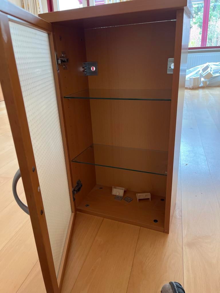 Beuken houten Ikea kastje met glazen planken, Huis en Inrichting, Ophalen, Gebruikt