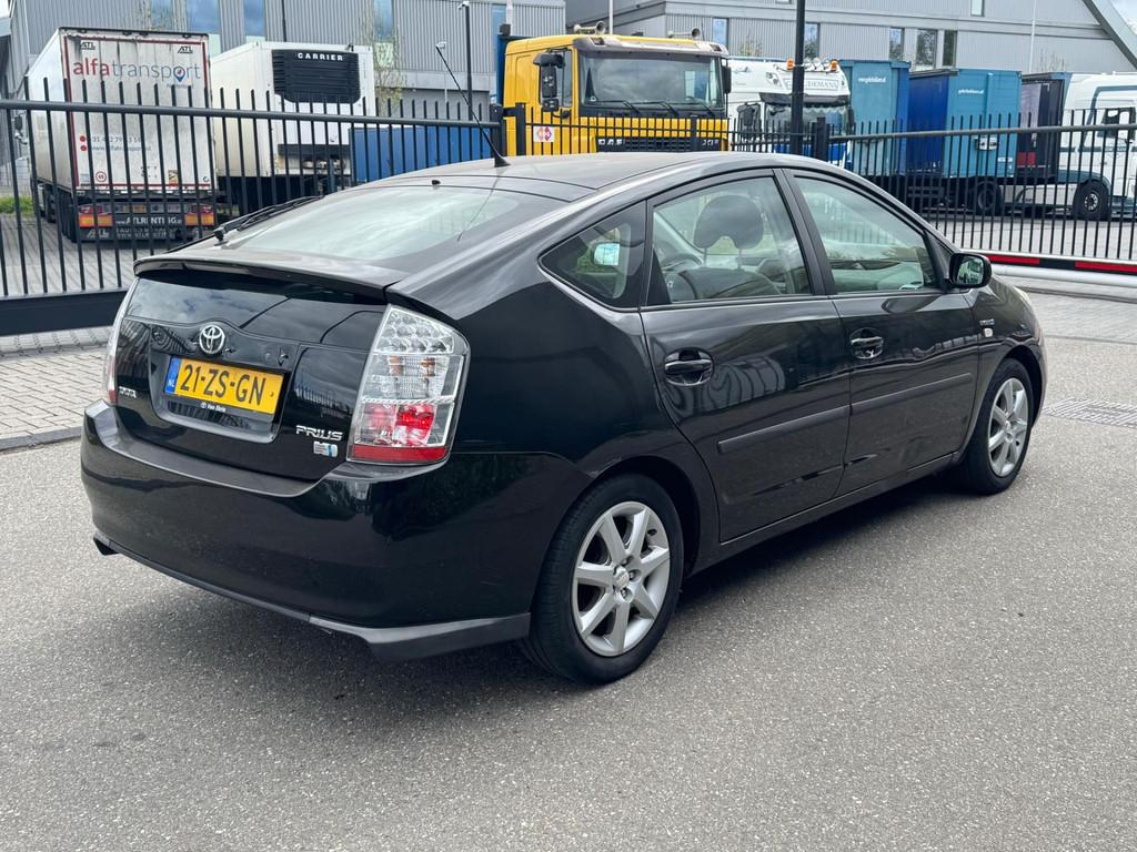 Toyota Prius 1.5 VVT-i Business Edition NAVI/NAP, Gebruikt, 4 cilinders, Origineel Nederlands, Bedrijf