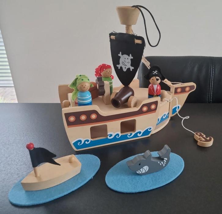 Houten Piratenschip met Accessoires, Kinderen en Baby's, Speelgoed | Houten speelgoed, Zo goed als nieuw, Overige typen, Ophalen of Verzenden