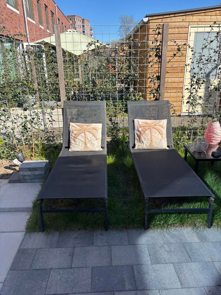 2 Nieuwe ligstoelen met tafeltje van het merk Intimo Fano, Tuin en Terras, Ophalen, Nieuw, Metaal, Overige typen