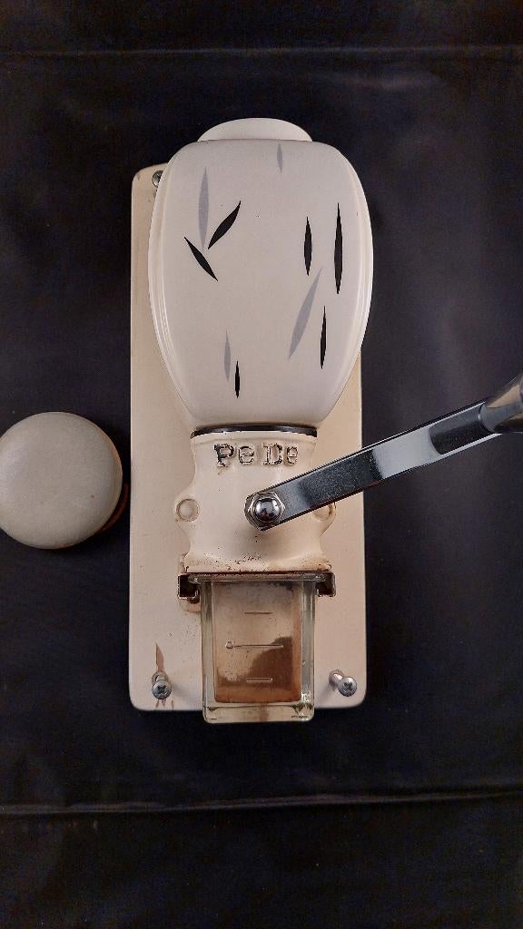 Koffiemolen PeDe, wandmodel, werkend, Antiek en Kunst, Antiek | Keukenbenodigdheden, Ophalen of Verzenden