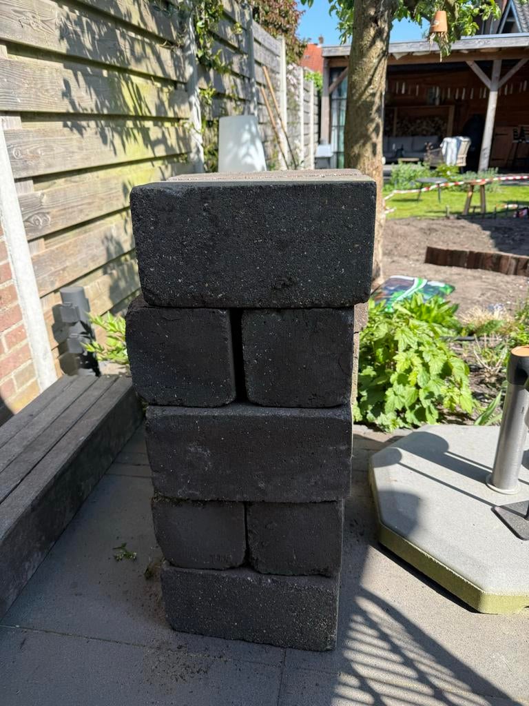Gratis afhalen - 10 betonnen blokken, Tuin en Terras, Tegels en Klinkers, Ophalen, Gebruikt, Klinkers, Minder dan 5 m²