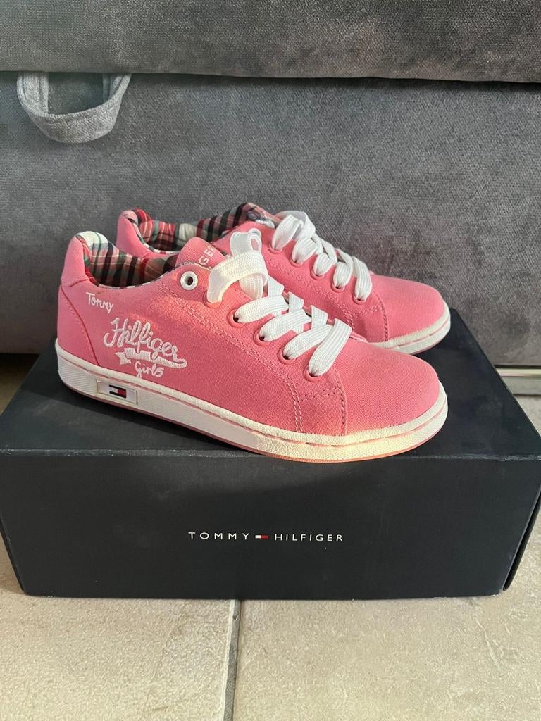 Roze Tommy Hilfiger canvas strawberry ice sneakers mt 32, Meisje, Schoenen, Nieuw, Ophalen of Verzenden