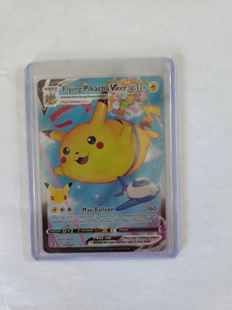 Flying Pikachu VMAX Pokémon Kaart - Celebrations 007/025, Hobby en Vrije tijd, Verzamelkaartspellen | Pokémon, Ophalen of Verzenden