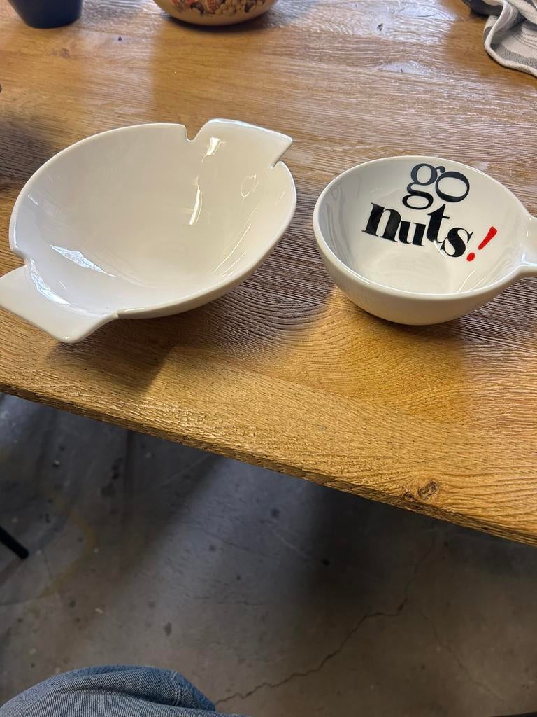 2 schaaltjes  salt en pepper, Huis en Inrichting, Ophalen, Overige stijlen, Aardewerk, Schaal of Schalen