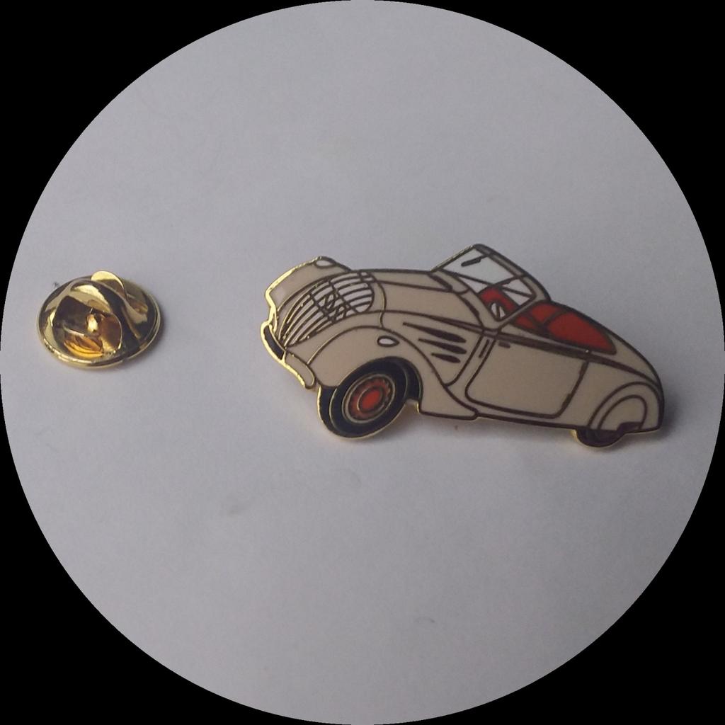 PEUGEOT 402 pin, Ophalen of Verzenden, Zo goed als nieuw, Transport, Speldje of Pin