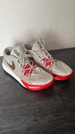 Te koop Nike Kyrie Irving basketbal schoenen, Ophalen, Zo goed als nieuw, Schoenen