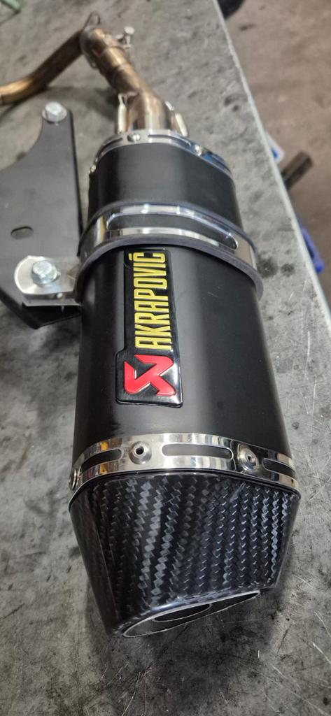 Fenom performance uitlaat met akrapovic stikker, Ophalen of Verzenden, Nieuw
