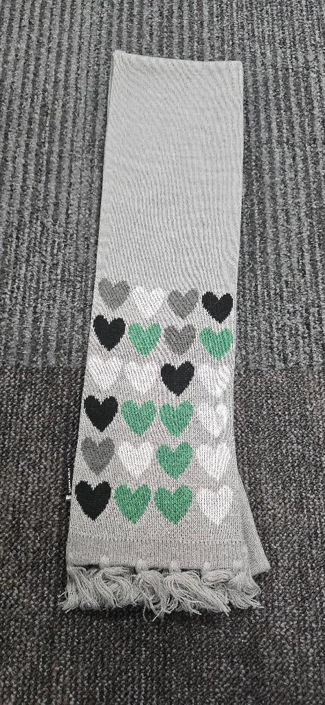 : Luxe Vacuum 'Heart' Sjaals (Nieuw), Kleding | Dames, Mutsen, Sjaals en Handschoenen, Ophalen of Verzenden, Nieuw, Maat 46/48 (XL) of groter