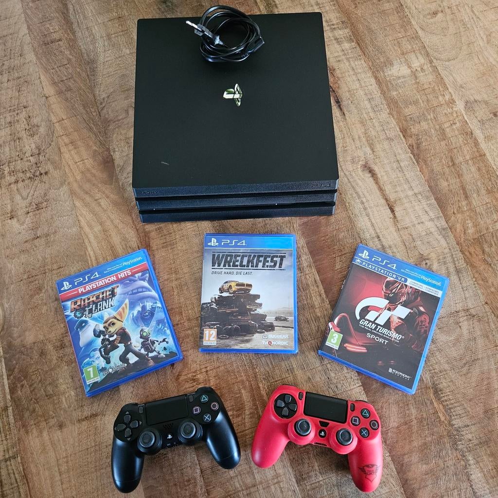 PS4 Pro 1TB met 3 games en 2 controllers, Spelcomputers en Games, Spelcomputers | Sony PlayStation 4, Met games, Met 2 controllers