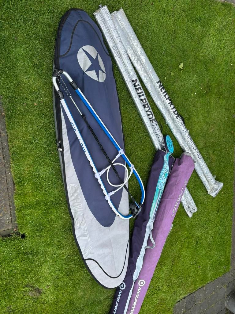 Complete set! F2 spice en neilpryde zeilen, Watersport en Boten, Met draagtas, Ophalen of Verzenden, Complete set, 5 tot 7 m²