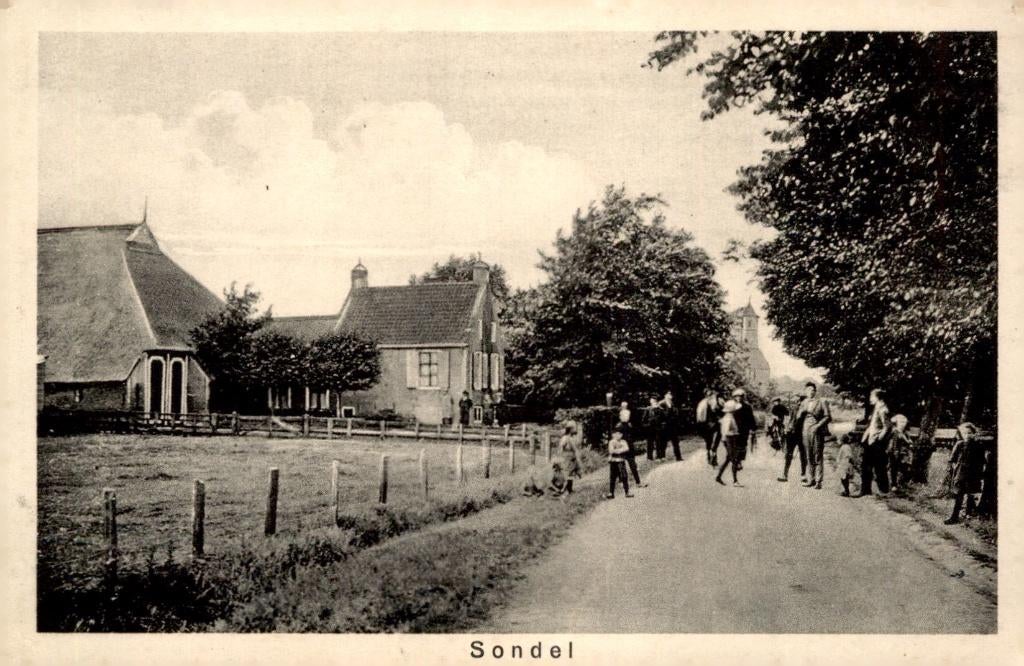 Sondel Dorpsgezicht met veel volk # 984, Verzenden, Voor 1920, Ongelopen, Friesland