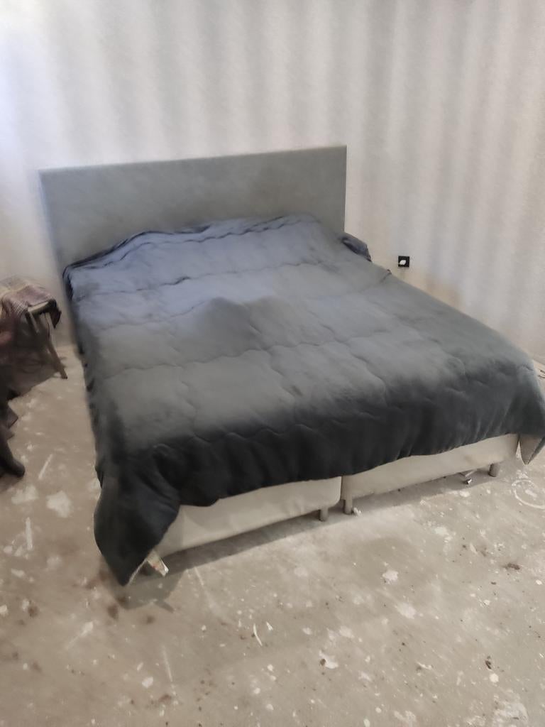 Boxspring 160x200 met hoofdbord incl twee nachtkastjes, Ophalen, Gebruikt, Tweepersoons, Grijs
