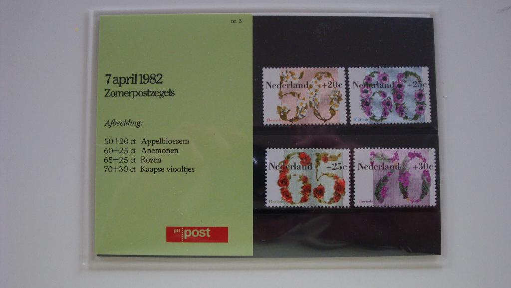 Zomerzegels 1982 in origineel mapje PTT Post (mapje nr. 3), Postzegels en Munten, Postzegels | Nederland, Ophalen of Verzenden