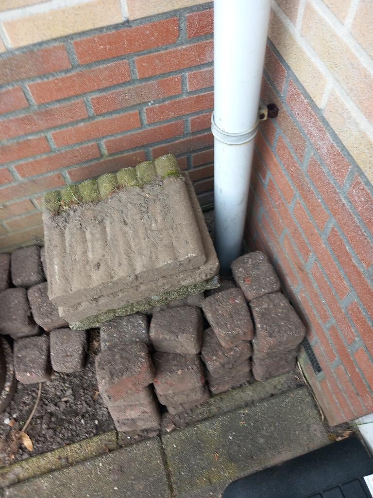 klinkers,opsluitbandjes GRATIS OPHALEN, Tuin en Terras, Tegels en Klinkers, Ophalen, Gebruikt, Beton, Klinkers