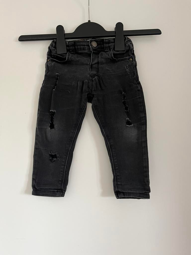 Zwarte lange spijkerbroek / jeans met scheuren, maat 86 Zara, Kinderen en Baby's, Babykleding | Maat 86, Ophalen of Verzenden