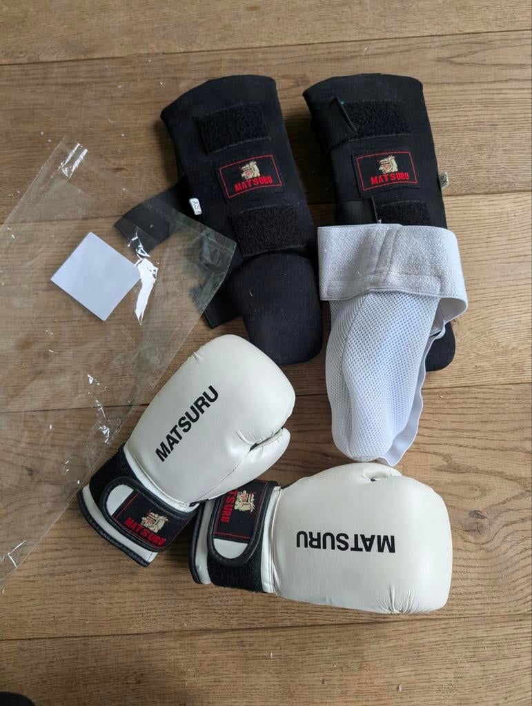 Matsuru kickbocksen of Krav Maga set xs, Sport en Fitness, Vechtsporten en Zelfverdediging, Maat XS of kleiner, Ophalen of Verzenden