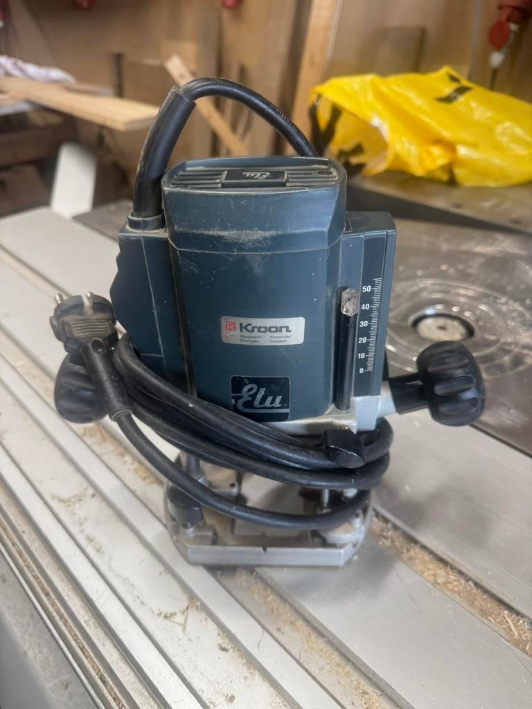 Elu bovenfrees 8mm, Doe-het-zelf en Verbouw, Ophalen of Verzenden, Gebruikt, Elektrisch, Bovenfrees