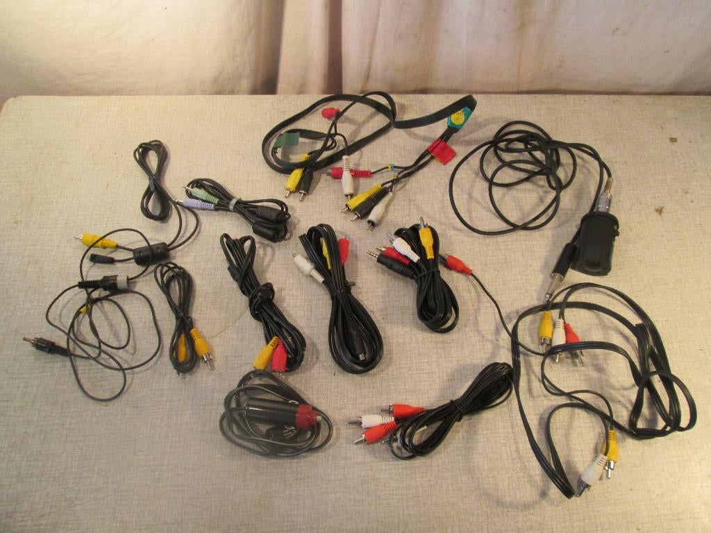 Mooie Partij met allerlei Hifi Kabels, Ophalen of Verzenden, Zo goed als nieuw, Minder dan 2 meter, Overige kabels