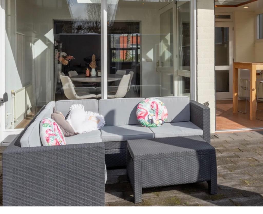 Loungeset, Ophalen, 5 zitplaatsen, Kunststof, Gebruikt