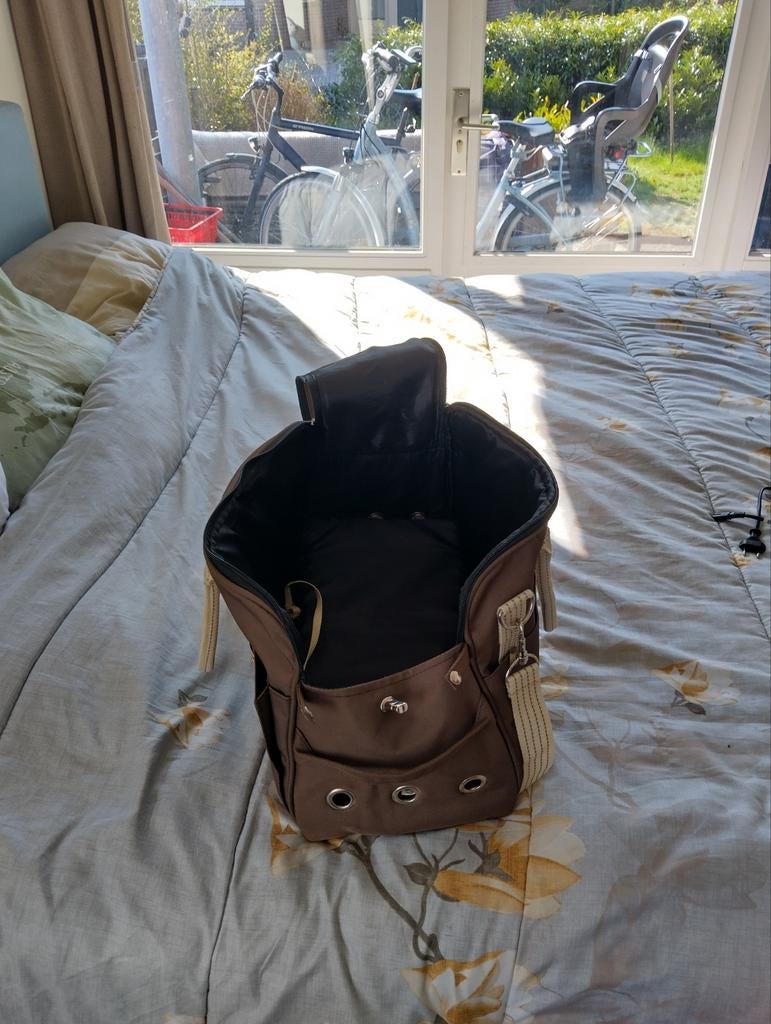 Katten reistas karlie, Ophalen