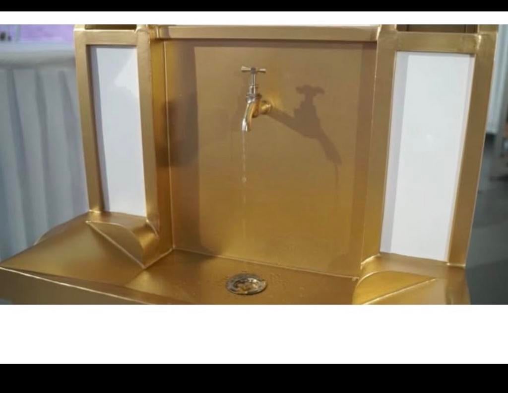 Decoratieve waterfontein met verlichting en wielen, Tuin en Terras, Ophalen, Zo goed als nieuw, Overige materialen