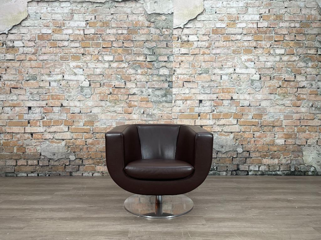B&B Italia Tulip Armchair bruin bij TheReSales, Huis en Inrichting, Fauteuils, Ophalen, Design, 75 tot 100 cm, Zo goed als nieuw