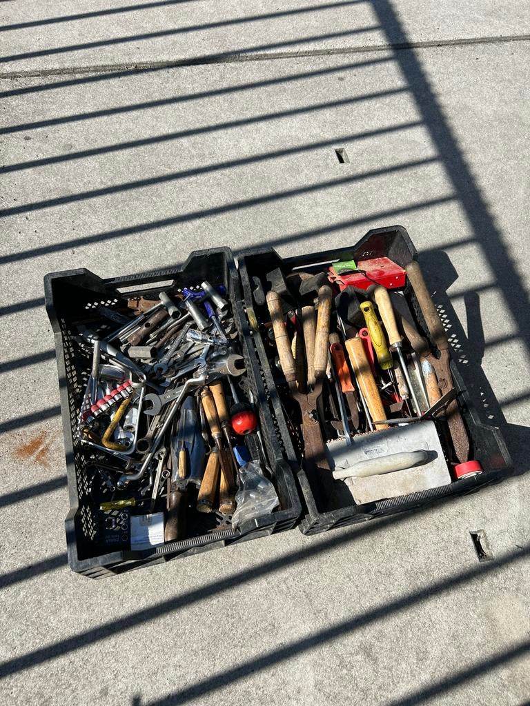 2 kratten vol handgereedschap - gebruikt, prima staat, Doe-het-zelf en Verbouw, Gereedschap | Handgereedschap, Ophalen, Gebruikt