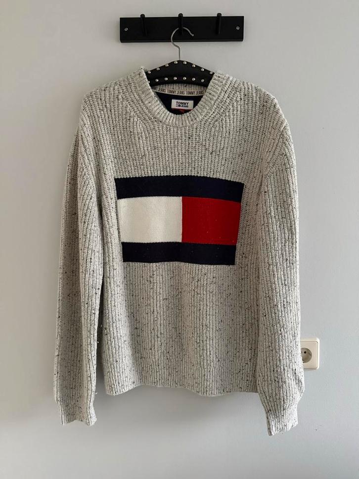 Tommy Jeans Trui met Groot Logo - Maat L, Kleding | Heren, Truien en Vesten, Zo goed als nieuw, Maat 52/54 (L), Grijs, Ophalen of Verzenden