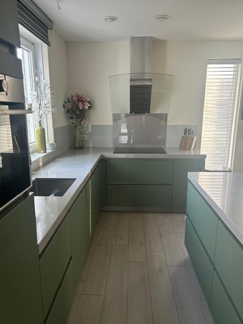 ✨MAT OLIJFGROEN GREEPLOOS KEUKEN MET EILAND ✨MAT, Ophalen, Hoekkeuken, Zo goed als nieuw, Met kookeiland