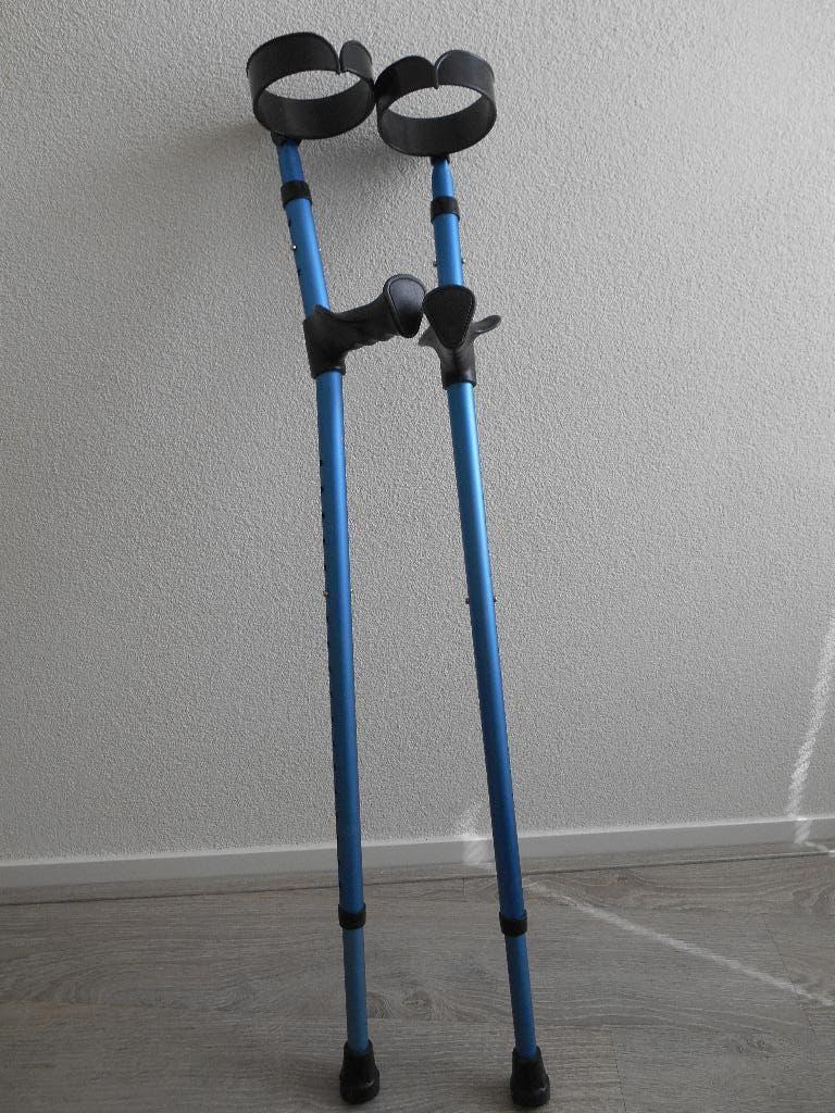 krukken  medisch, Diversen, Verpleegmiddelen, Ophalen, Gebruikt