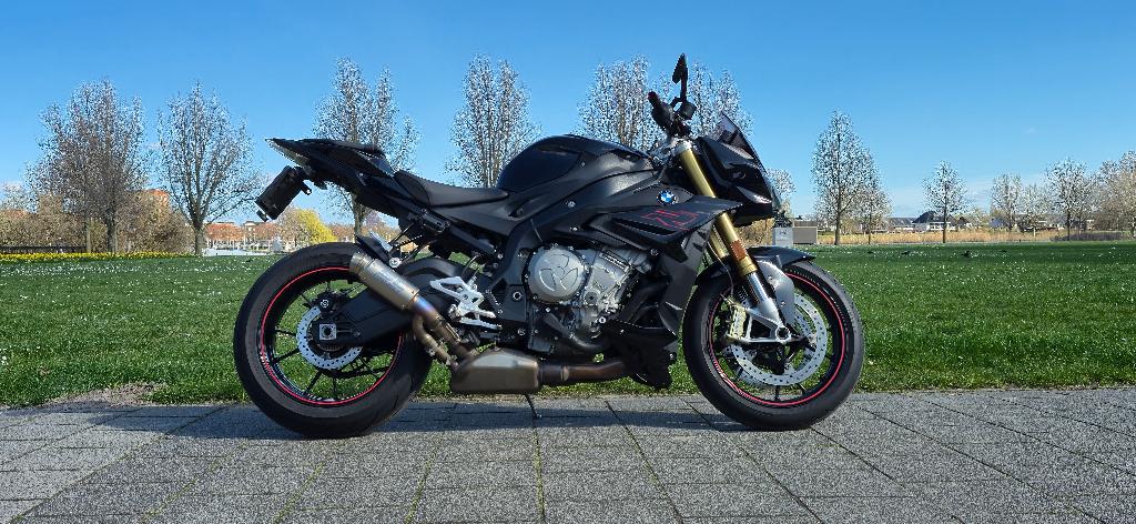 BMW S1000R bomvol opties en veel extra's, Motoren, Motoren | BMW, 4 cilinders, Motorrijbewijs A, Handvatverwarming, Particulier