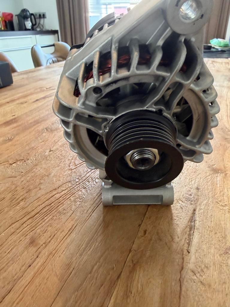 Dynamo 12V 105A voor diverse Ford modellen, Ophalen of Verzenden, Nieuw, Ford
