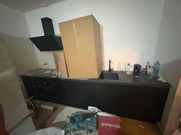 Complete keuken 352cm met apparatuur, Huis en Inrichting, Keuken | Complete keukens, Gebruikt, Enkelwandige keuken, Zwart, Kunststof