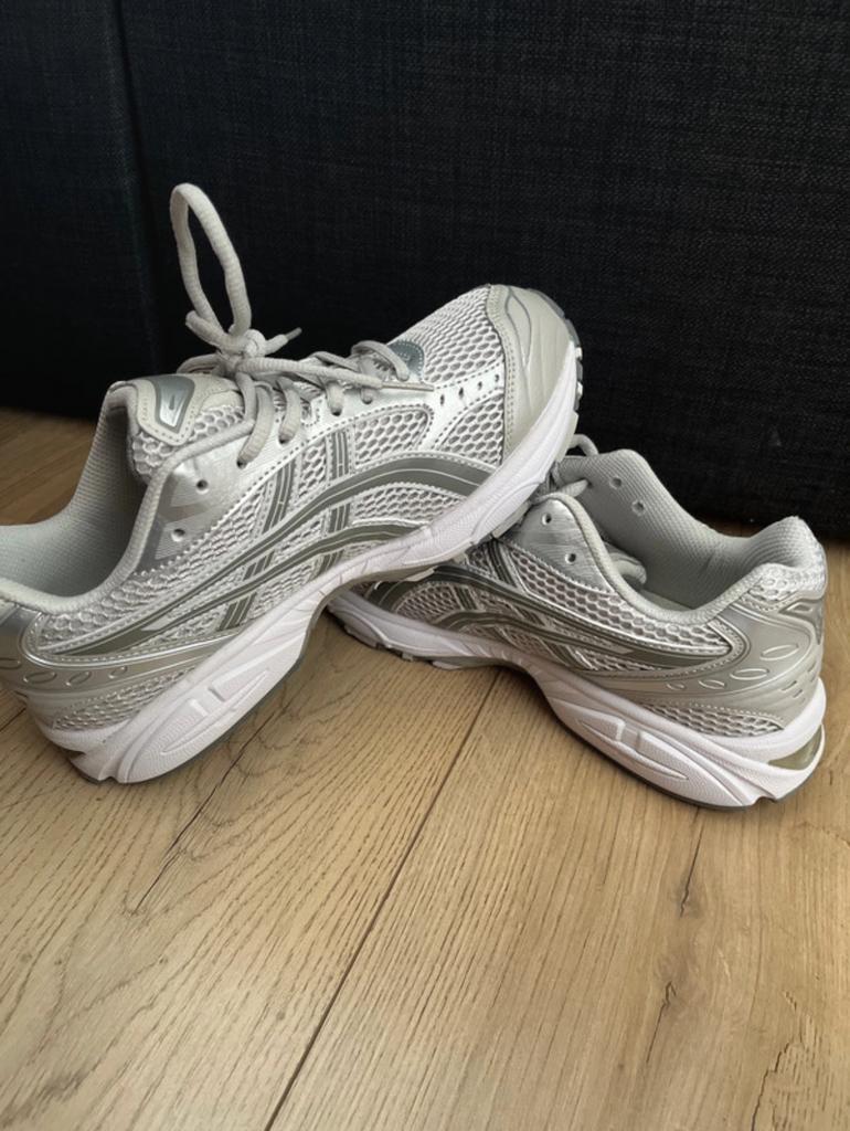 ASICS Gel-Kayano 14 Cloud Grey/Clay Grey maat 42, Ophalen of Verzenden, Zo goed als nieuw, Grijs, Sneakers of Gympen